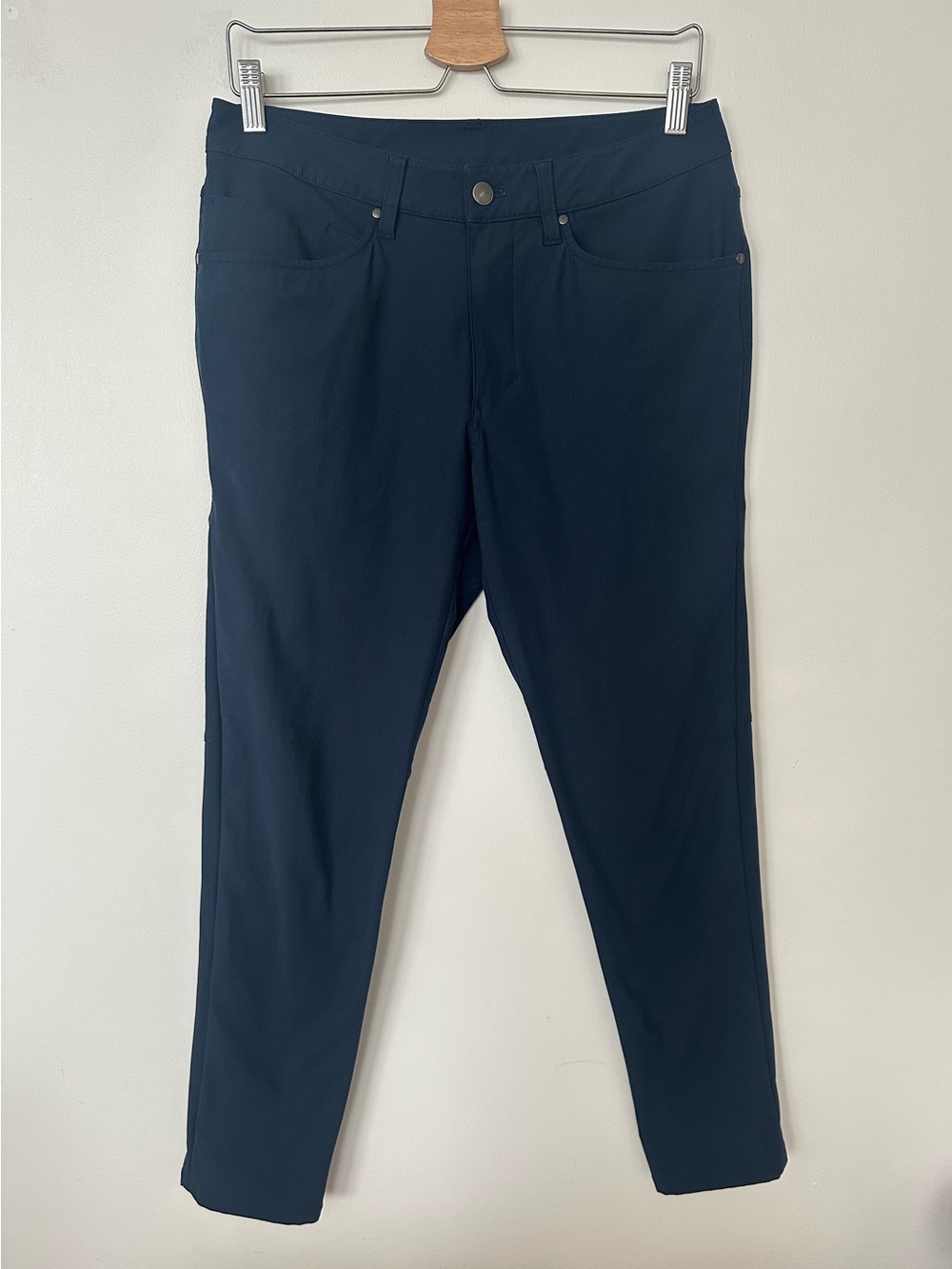 Lululemon Navy 5 Pocket Stretch Pants Size 30 29” Inseam